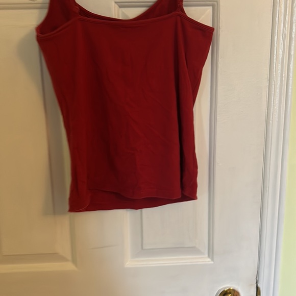 Red tank with fitted bra - Picture 4 of 4